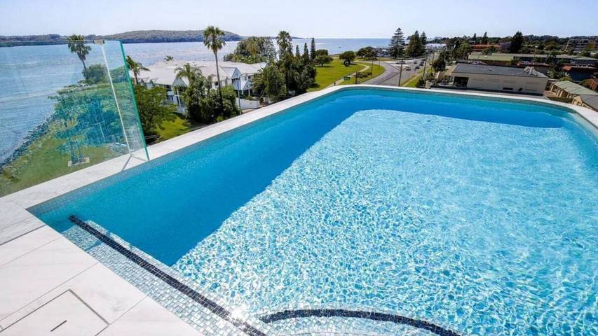 Holiday letting for 4 people, with pool and balcony/terrace in Batemans Bay