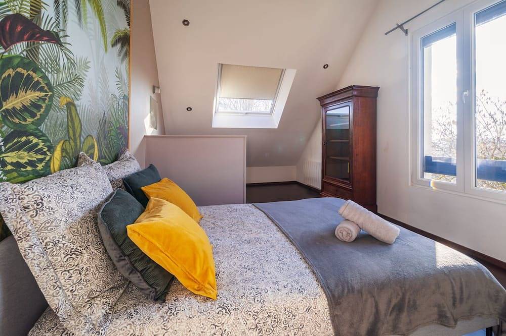 Grande Villa 20pax Avec vue Panoramique sur la Ville. A 5 min du Centre! in Charleville-Mézières, Ardenas