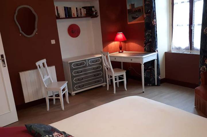 Gîte pour 6 personnes, avec jardin à Orcines - 3