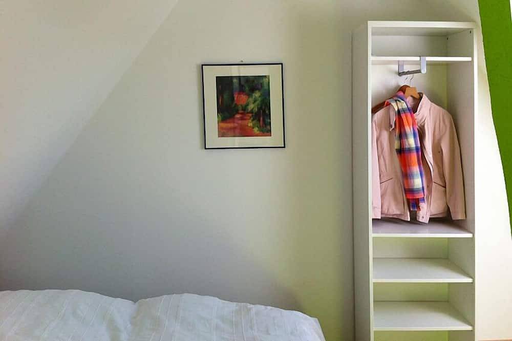 Ganze Wohnung, Modern eingerichtete Ferienwohnung für 1-2 Personen mit wunderschönem Ausblick in Ostercappeln, Wiehengebirge