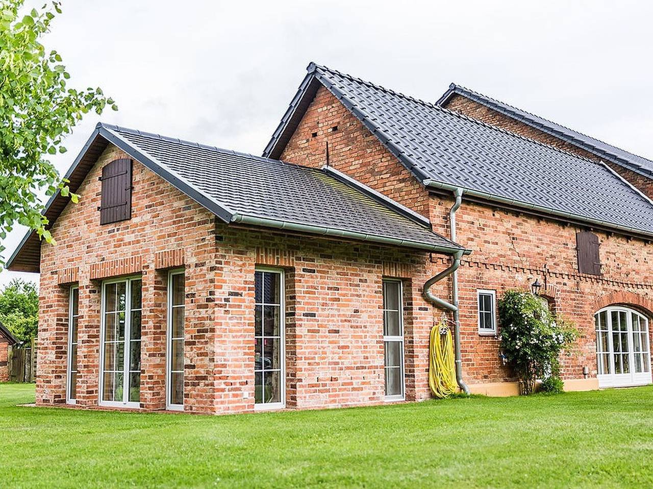 Appartement entier, Apartment "Ferienhaus Sükow" with Private Terrace, Garden, and Wi-Fi in Perleberg, Prignitz
