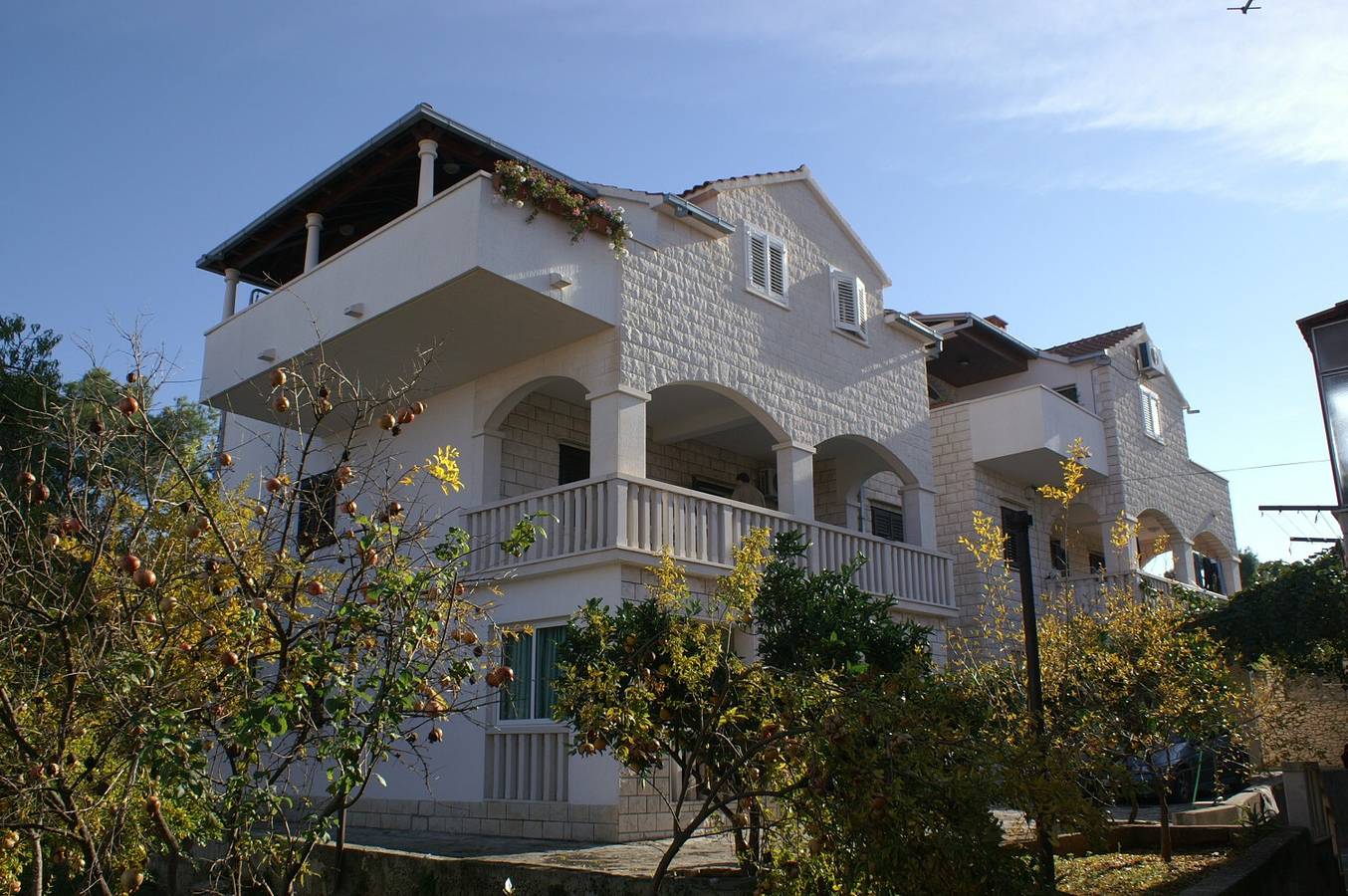 Ganze Wohnung, 3-Zimmer-Ferienwohnung mit Terrasse und Meerblick Supetar, Brac A-2956-a in Supetar, Brac