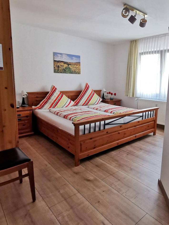 Appartement de vacances entier, Double room with bath or shower/wc in Ahrweiler, Bad Neuenahr-Ahrweiler