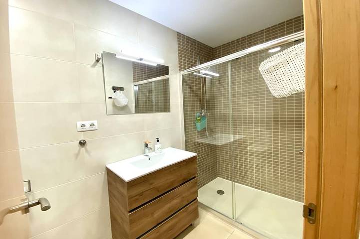 Apartamento entero, Tranquilidad y terraza soleada in Tarrasa, Interior de Barcelona