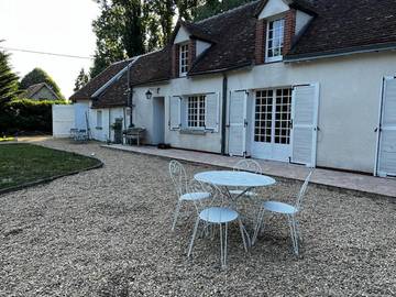 Gîte pour 9 personnes, avec terrasse, animaux acceptés à Gy-en-Sologne