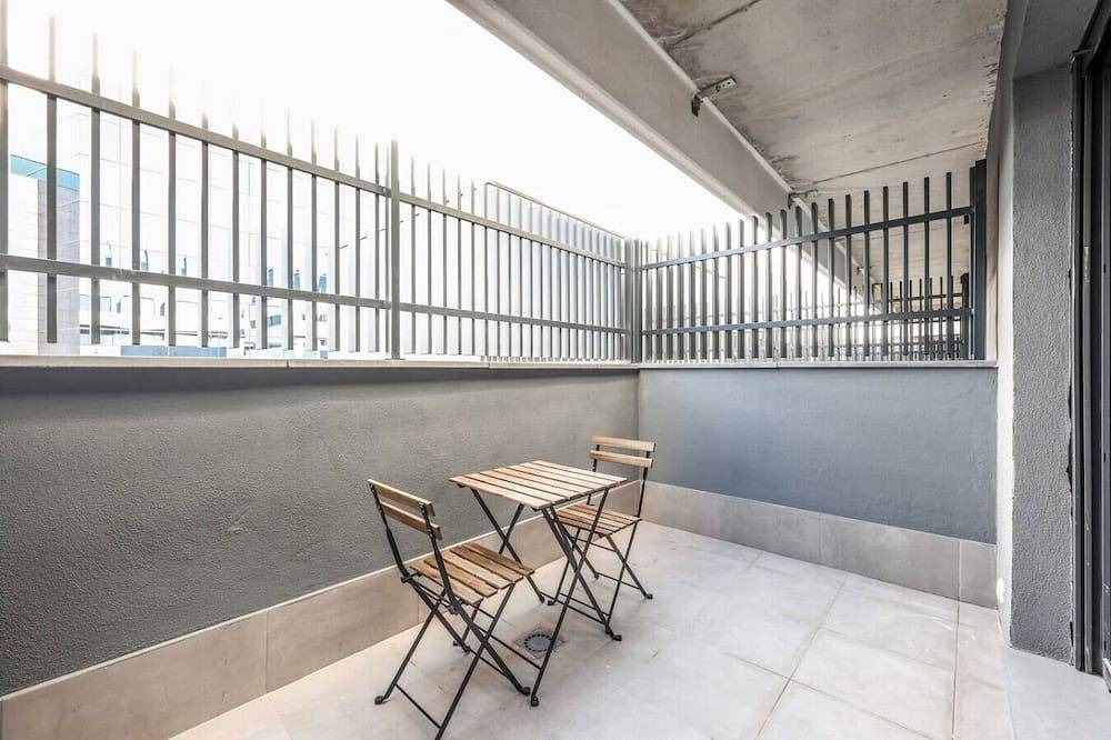 Entire apartment, Elegant Studio with Private Terrace by Rentitup in San Sebastián de los Reyes, Madrid Province