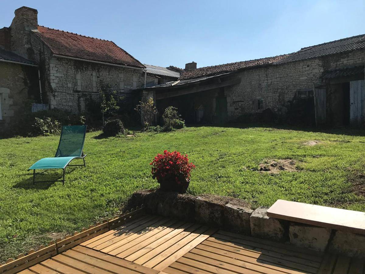 Villa des fleurs in Nueil-sous-Faye, Vienne (France)