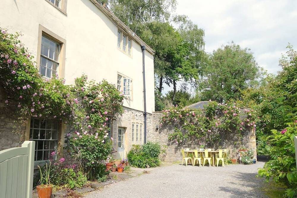 Lovely property in the heart of Somerset in Shepton Mallet, Somerset