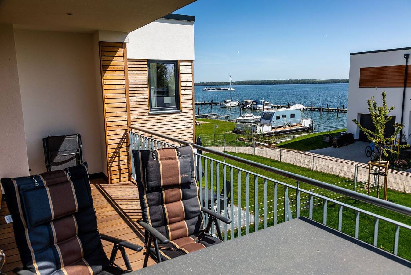 Ganze Wohnung, Traumhaftes Appartment mit Seeblick, Sauna, Kamin, Dachterrasse und Stadtnähe in Schwerin, Schweriner See