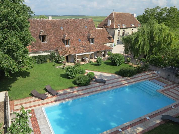 Gîte pour 27 personnes, avec piscine ainsi que jardin et terrasse
