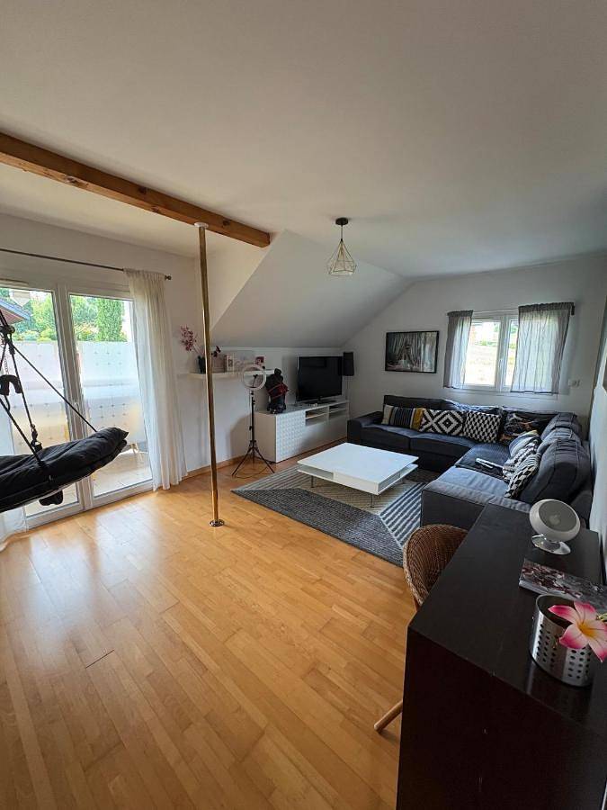 Gîte pour 4 personnes, avec jacuzzi et balcon dans Sonnaz