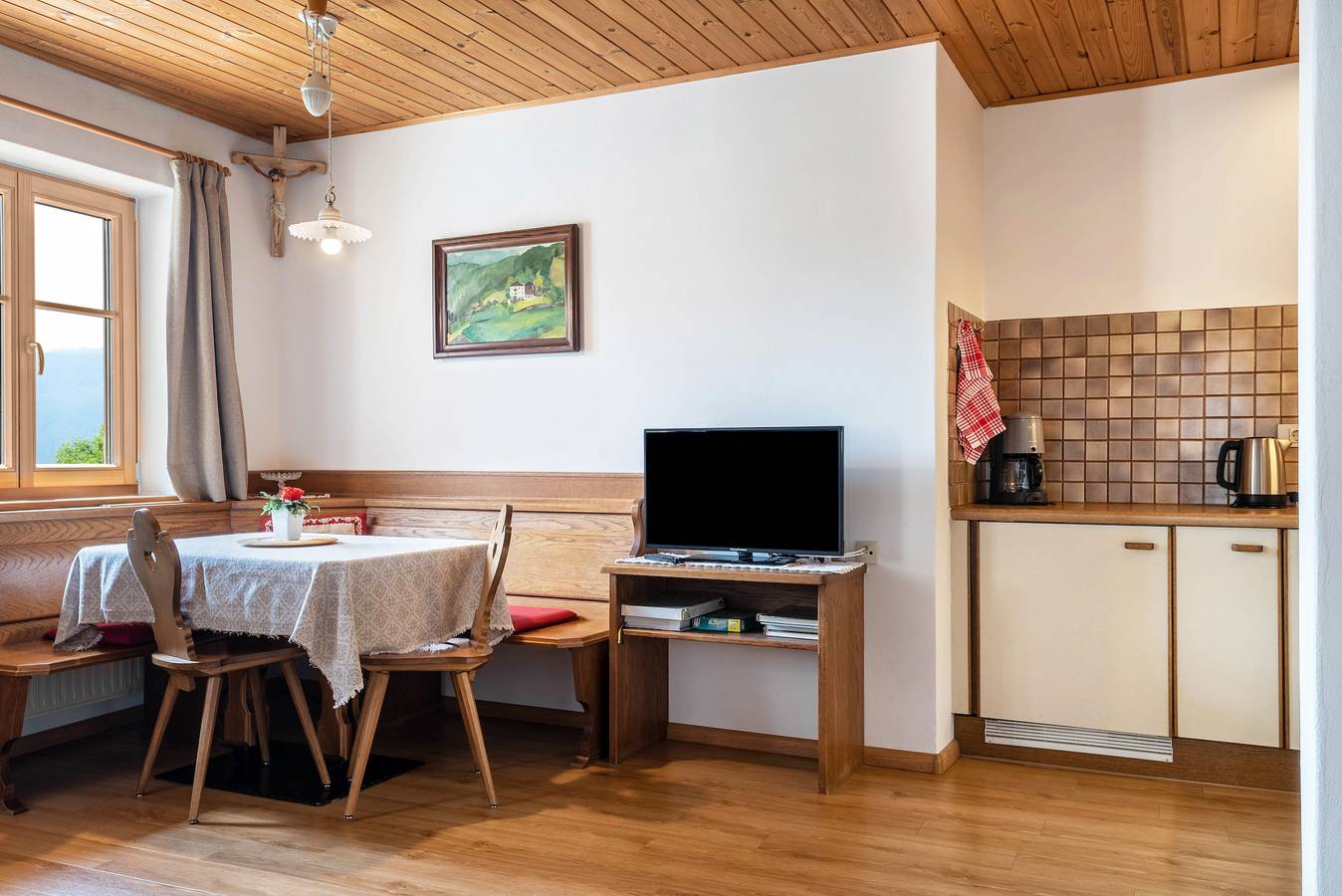 Geheel appartement, Vakantieappartement 'Haus Thurn Apartment B' met bergzicht, tuin & wifi in Kastelruth, Dolomiti Superski