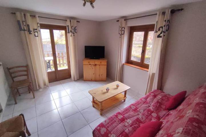 Gîte pour 6 personnes, avec sauna et terrasse ainsi que jacuzzi et jardin, animaux acceptés dans les Vosges