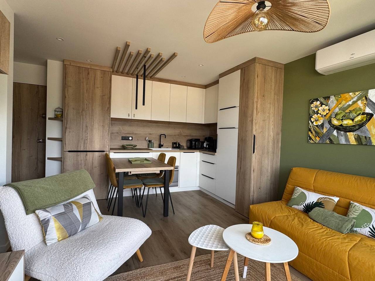Appartement entier, Superbe Type 2 rénové 2025, climatisé, parking à Aix-les-Bains in Aix-les-Bains, Région de Chambéry