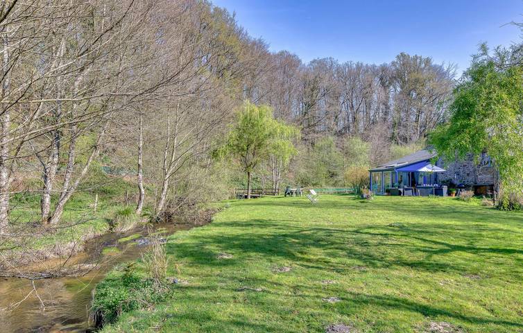 Location de vacances pour 10 personnes, avec terrasse et jardin, animaux acceptés à Rouffigny