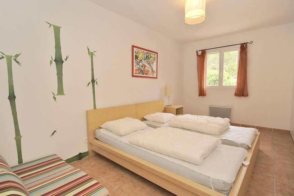 Villa in Saumane mit Pool und Golfplatz in Saumane-de-Vaucluse, Vaucluse