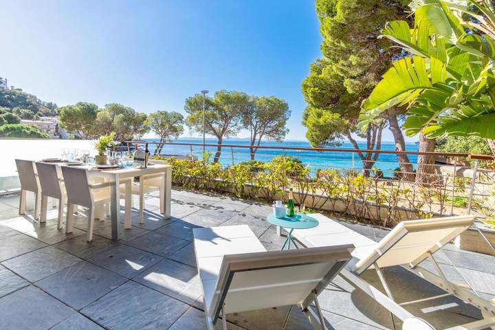 Gîte pour 6 personnes, avec piscine ainsi que vue et balcon dans Platja De Canyelles Petites - 3