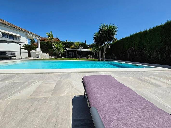 Casa rural para 15 personas, con Balcón y Terraza además de Jardín y Piscina en Salteras - 3
