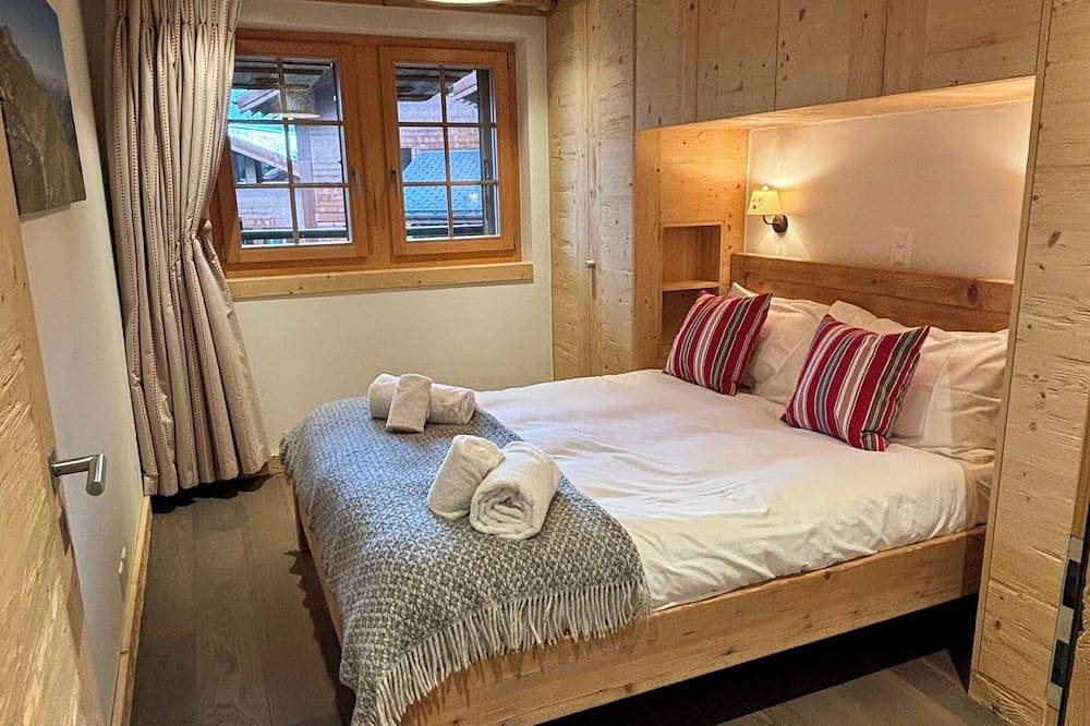 Entire apartment, Adelaide A1 - spacious 2 bedroom family apartment, close to piste and village. in Grimentz, Anniviers