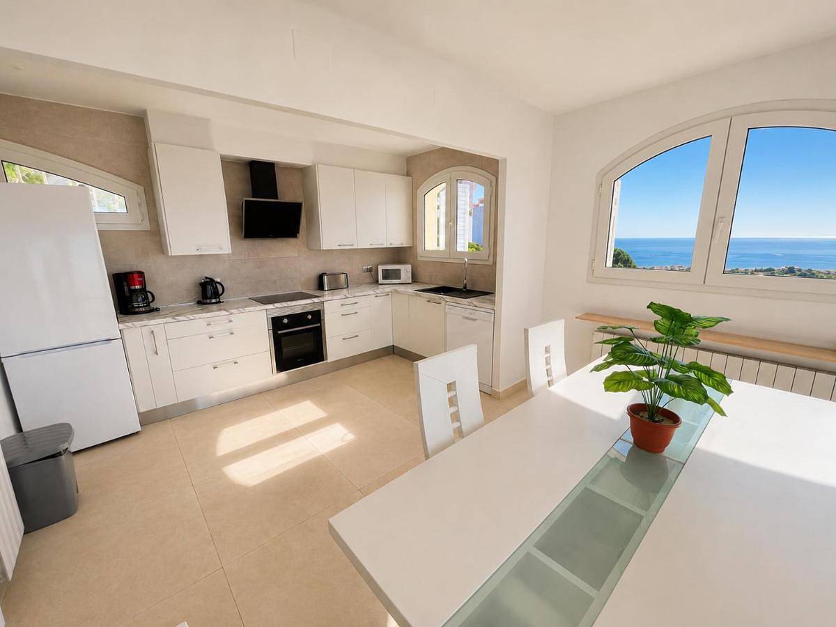 Villa con piscina privada climatizada 29ºc in Santa Susanna, Costa del Maresme