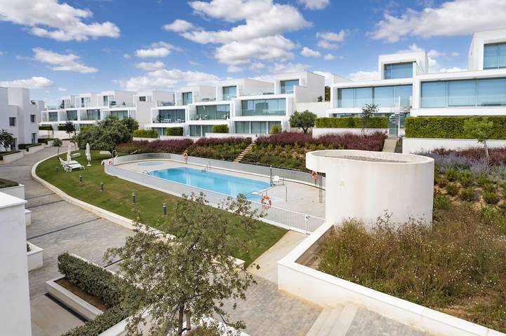 Villa for 6 people, with Balcony and Garden as well as Pool in Sotogrande
