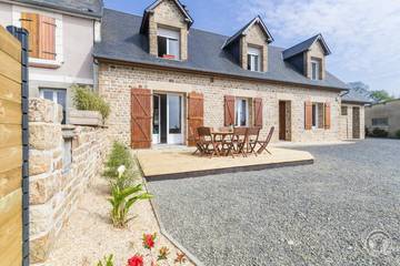 Gîte pour 8 personnes, avec terrasse à Lolif