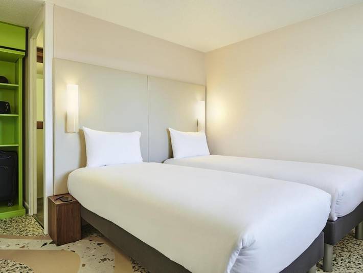 Hôtel pour 2 personnes, avec jardin, animaux acceptés à Voisins-le-Bretonneux - 3