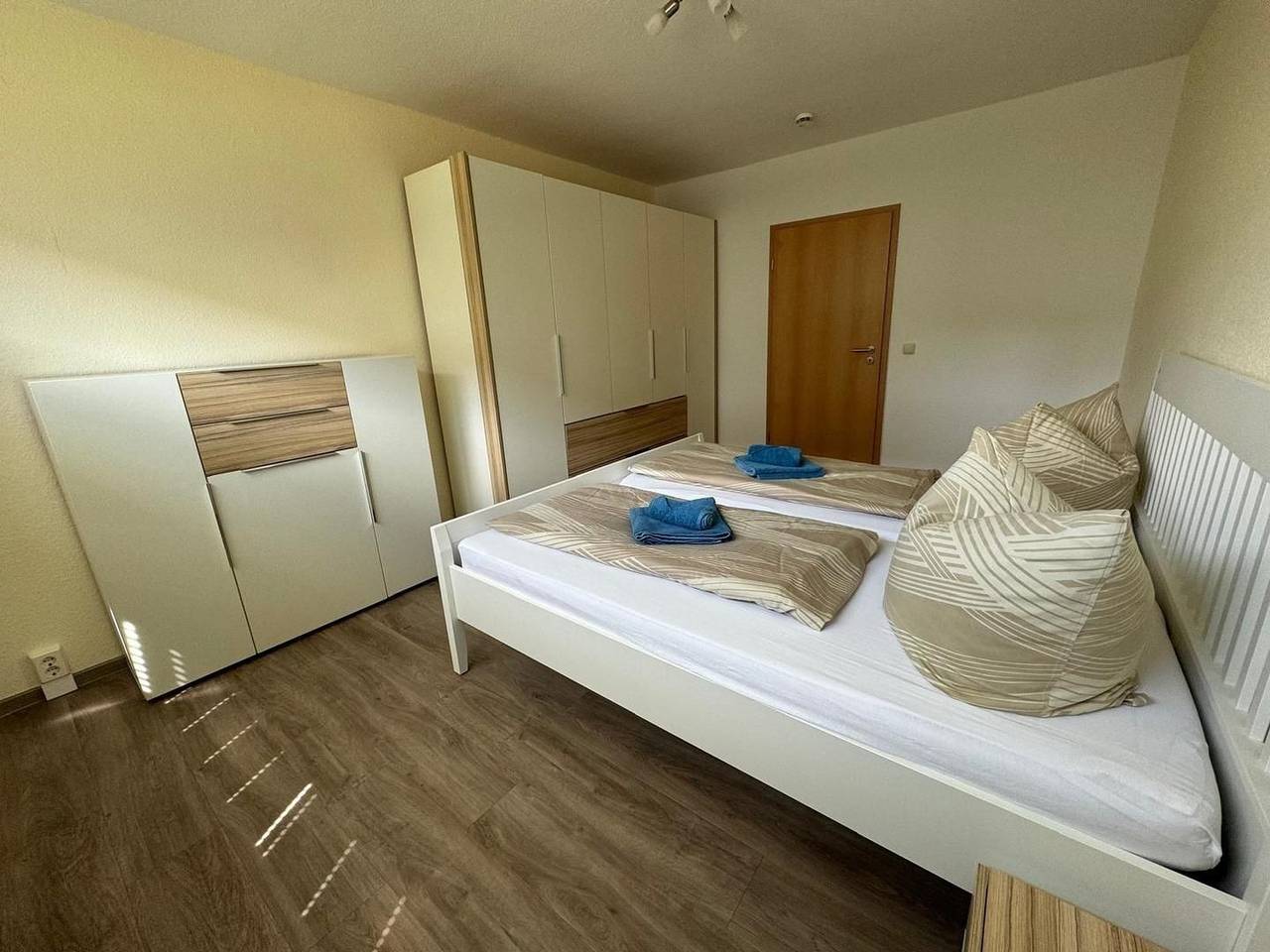 Ganze Wohnung, Komfortable Ferienwohnung Dahlienblüte in Bad Sülze für bis zu 4 Personen in Bad Sülze, Recknitz-Trebeltal