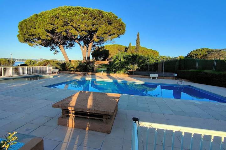 Gîte pour 4 personnes, avec Terrasse dans Plage de San Peire