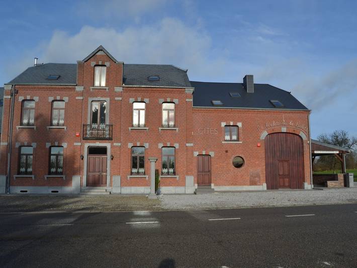 Location de vacances pour 41 personnes, avec Terrasse et Jardin à Couvin