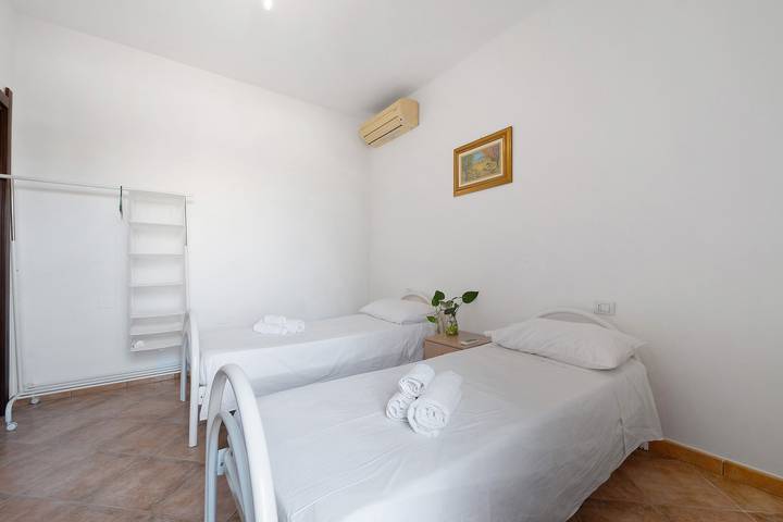 Daluef Alloggi - Room 9 in Assemini, Campidano