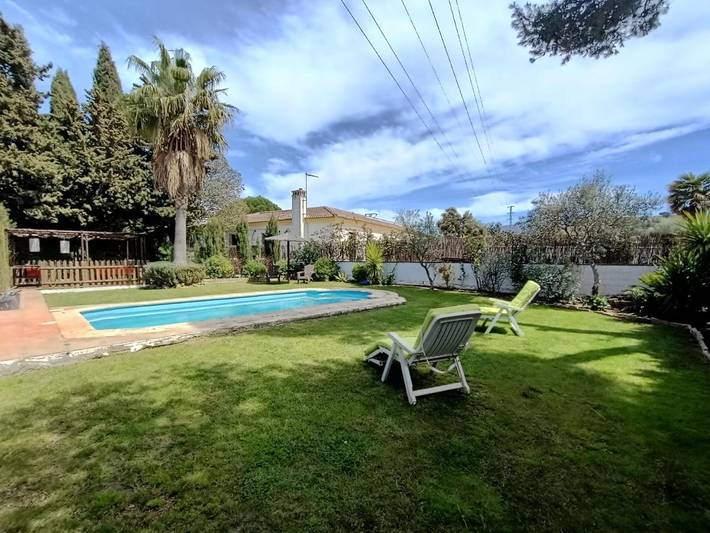 Casa de vacaciones para 7 personas, con piscina además de vistas y jardín - 1