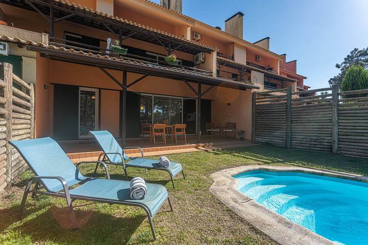 Apartamento inteiro, Apartment Ciprestes in Aroeira, Charneca de Caparica e Sobreda