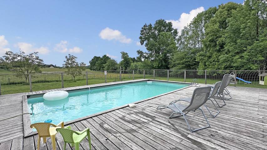 Gîte pour 15 personnes, avec piscine ainsi que terrasse et jardin, animaux acceptés à Saint-Yrieix-la-Perche - 3