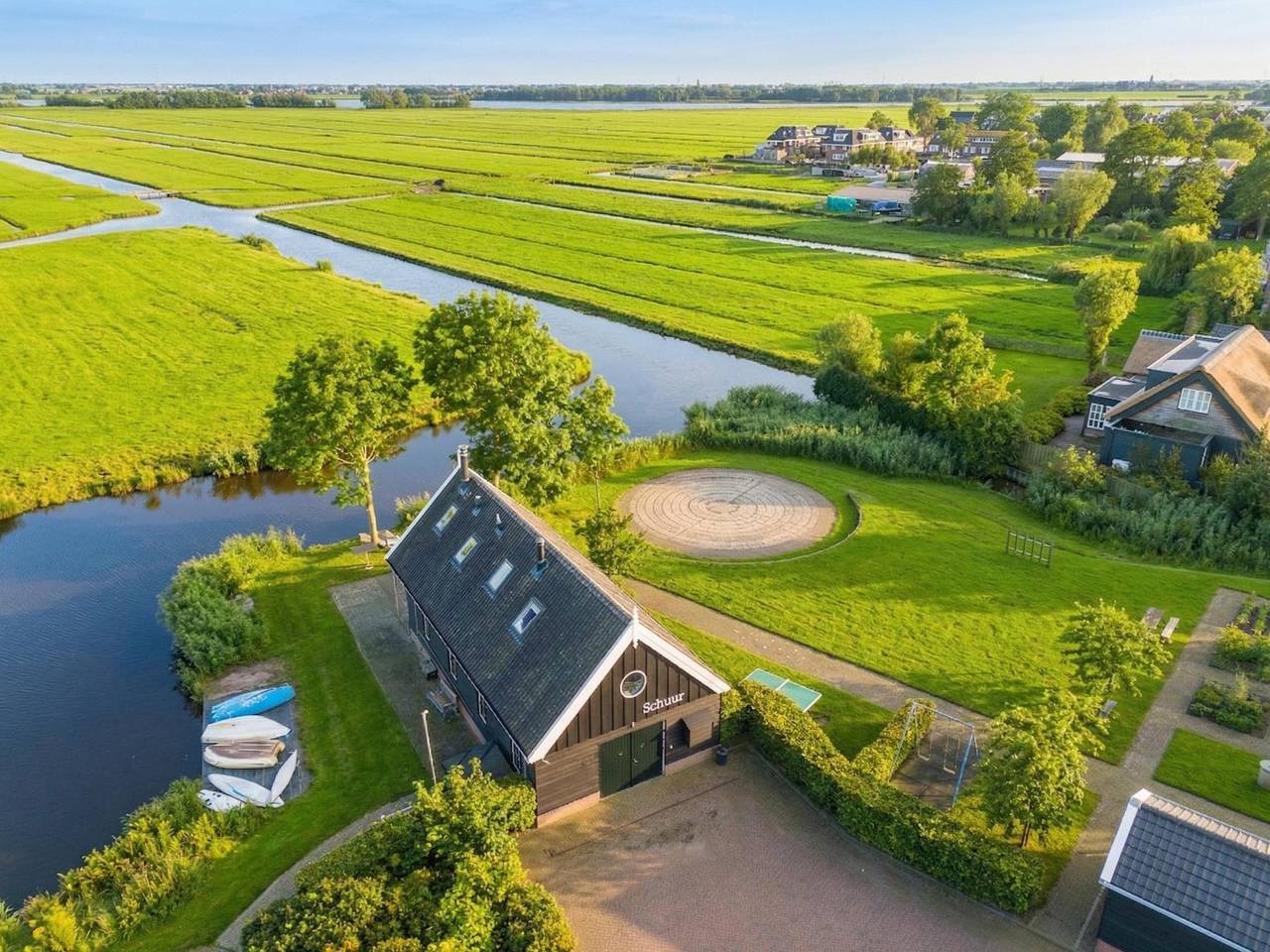 Haus am Wasser mit gemütlichem Außenkamin in Kaag, Groene Hart