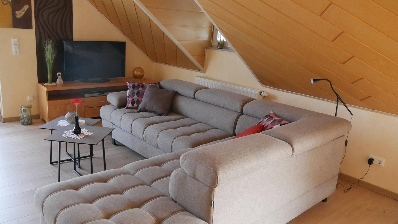 Ganze Ferienwohnung, Ferienwohnung mit zwei Balkonen in Hilders, Rhön-Hessen