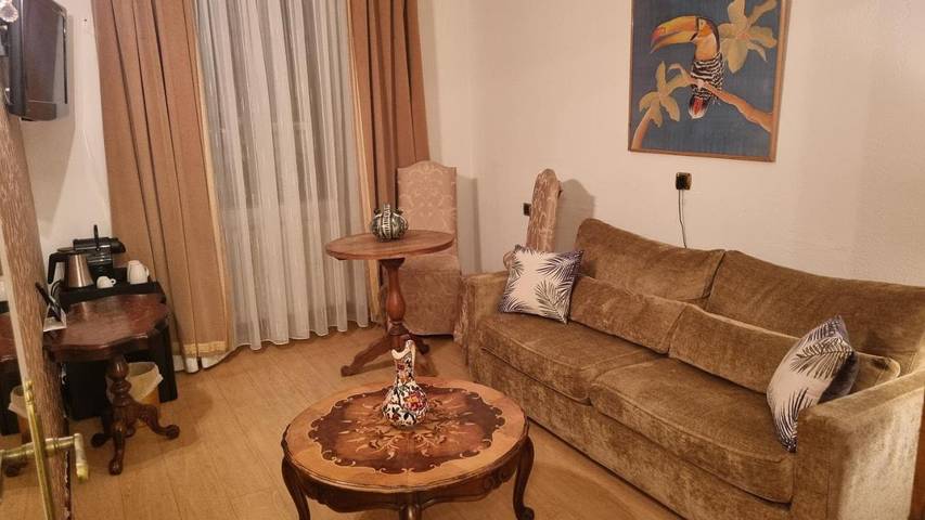 Hôtel pour 2 personnes, avec terrasse et jacuzzi, animaux acceptés dans Lac du Sautet - 4