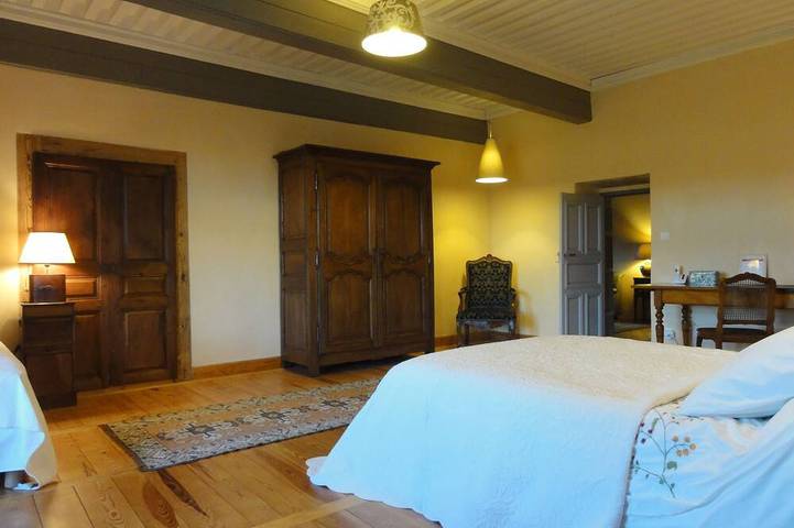 Bienvenue à la Maison Forte de Chabanolles - Un lieu singulier et authentique in Retournac, Haute-Loire