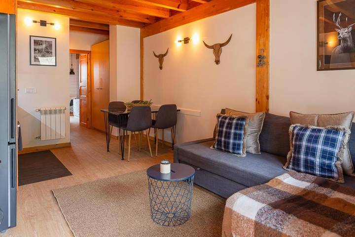 Gîte pour 4 personnes, avec vue, animaux acceptés dans Incles - 3