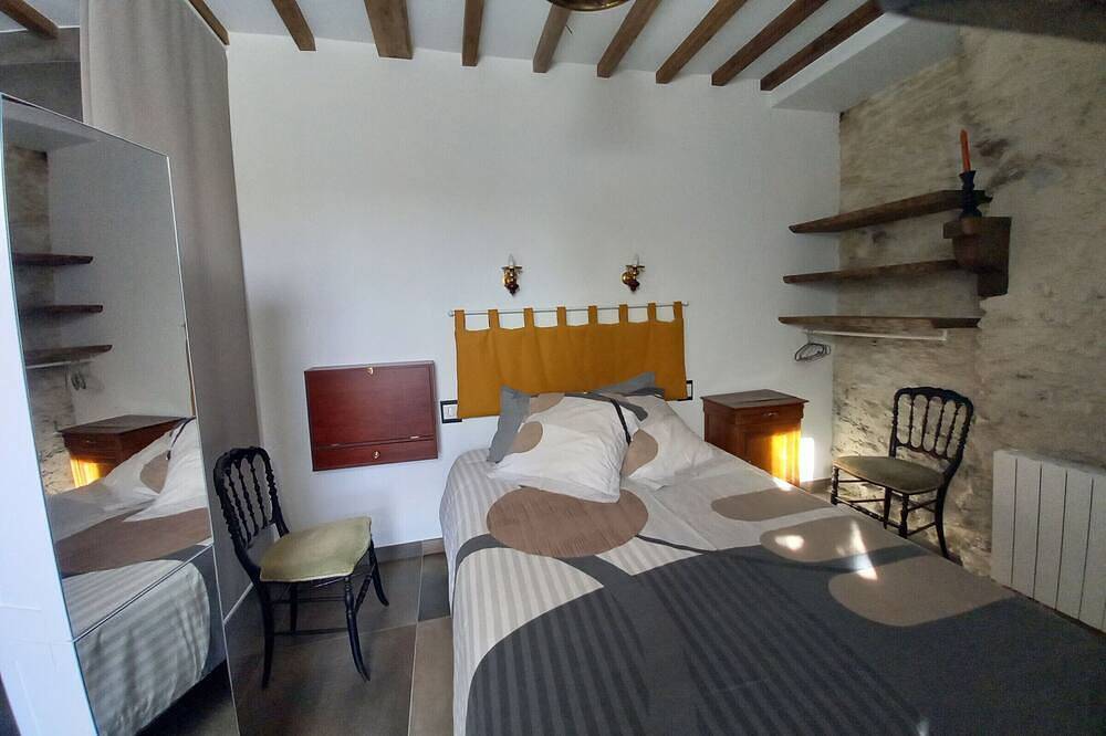 Casa de campo con piscina climatizada, cerca de la playa y equipada para familias. in Challans, Valle del Loira