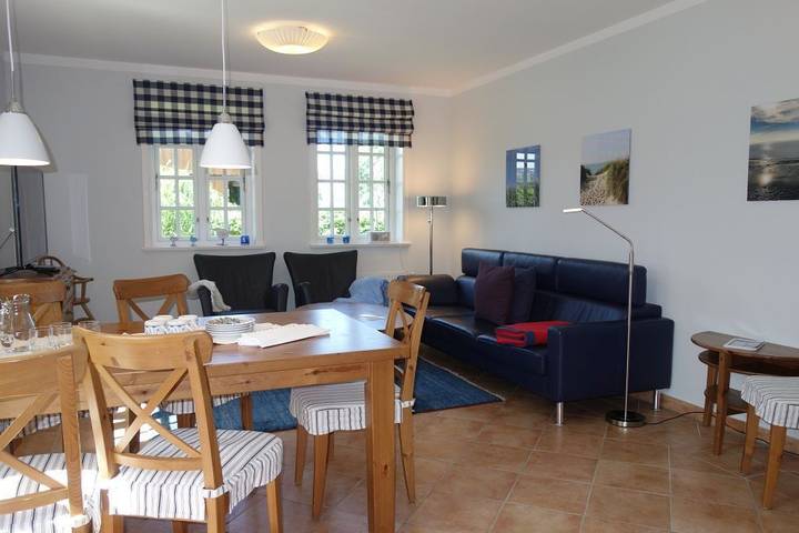 Ferienwohnung für 6 Personen, mit Ausblick und Garten sowie Terrasse, mit Haustier in Alkersum - 2