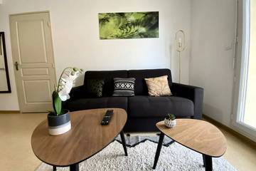 Gîte pour 5 personnes, avec balcon et piscine à Avène