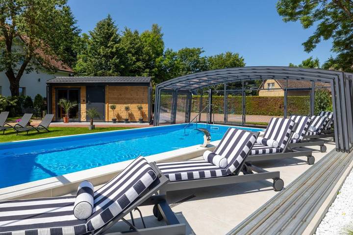 Casa de huéspuedes para 2 personas, con vistas y piscina además de sauna y jardín en Polonia