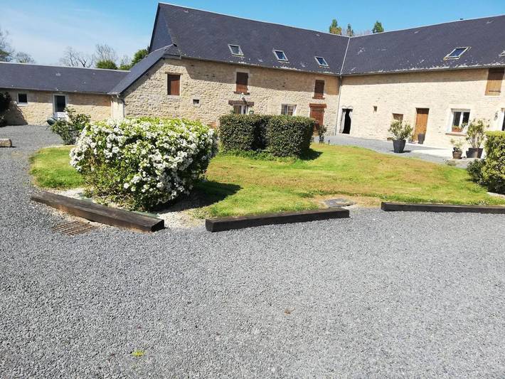 Location de vacances pour 2 personnes, avec terrasse et jardin à Asnières-en-Bessin - 2
