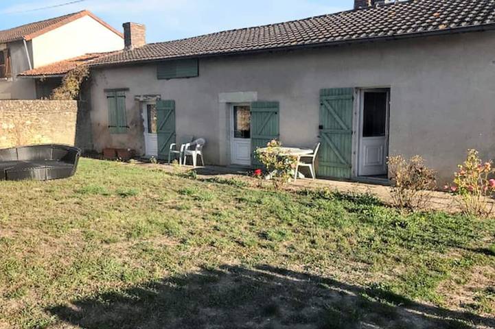 Location de vacances pour 3 personnes, avec jardin, animaux acceptés à Mouterre-Silly