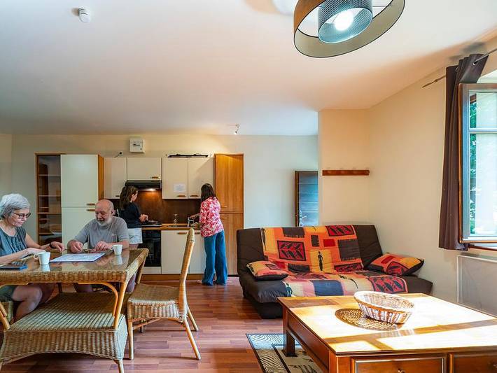 Camping pour 6 personnes, avec jacuzzi et bassin pour enfant en Bourgogne - 3