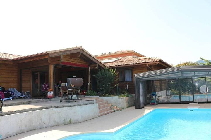 Gîte pour 2 personnes, avec jardin ainsi que jacuzzi et piscine à Peri - 4
