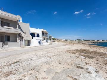 Location de vacances pour 5 personnes, avec terrasse à Marina di Mancaversa