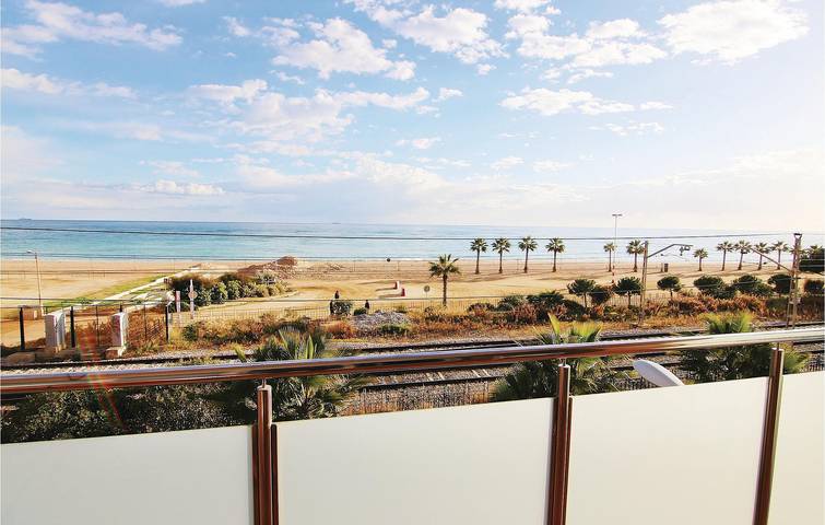 Apartamento vacacional entero, Pineda Retreat: 1km a la playa, hoguera, piscina in Pineda de Mar, Costa del Maresme