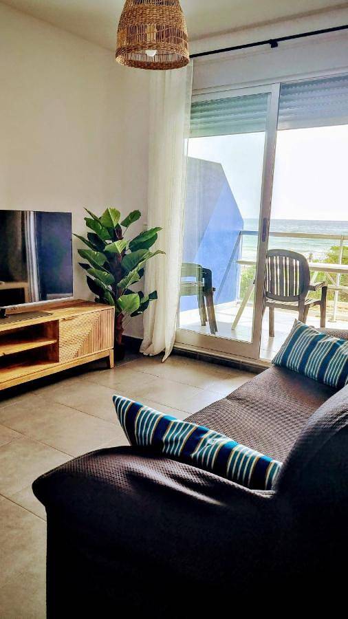 Gîte pour 4 personnes, avec piscine ainsi que jardin et vue à Piles - 3